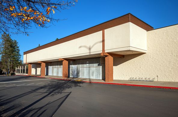Paradise Plaza: 6600-6646 Clark Rd & 14990 Wagstaff Rd, Paradise, CA 95969